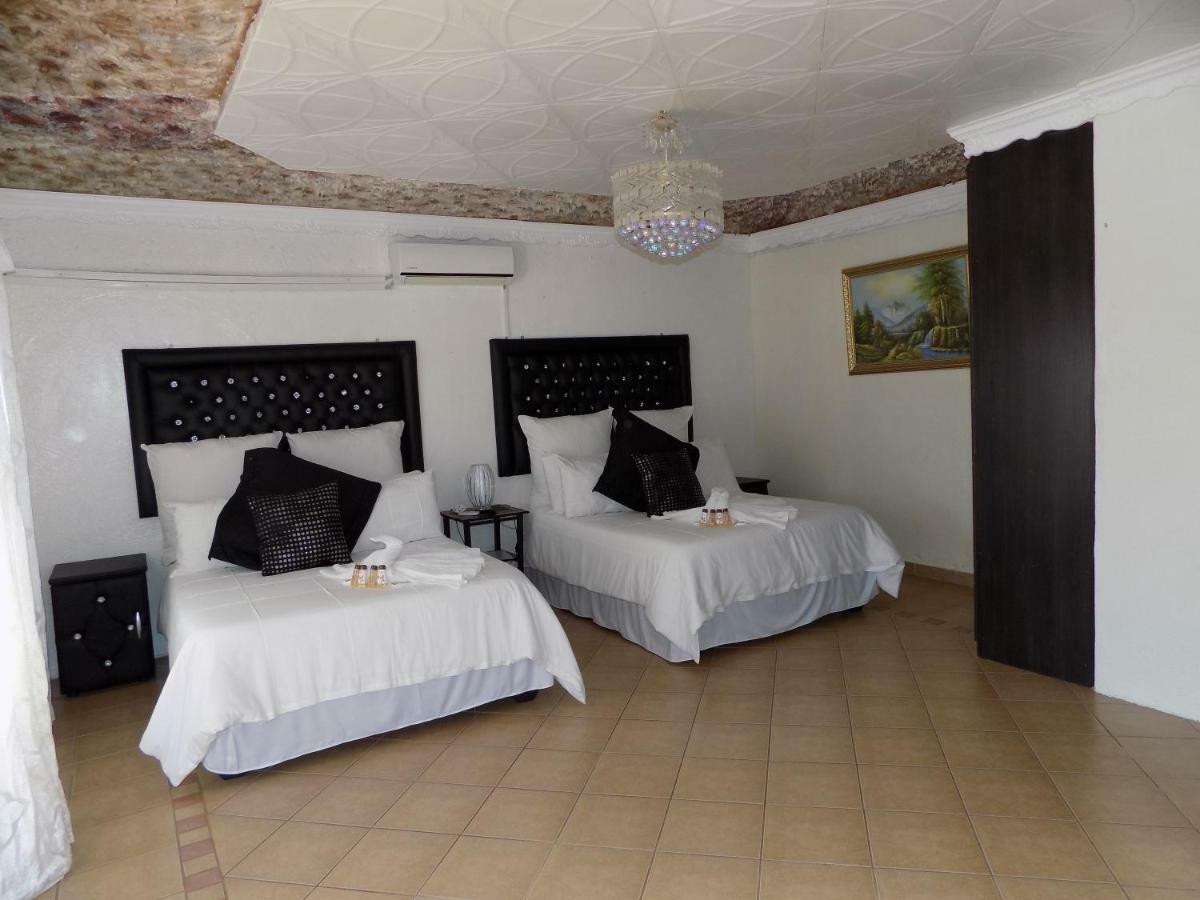 Joezebel Guesthouse Mogwase Kültér fotó