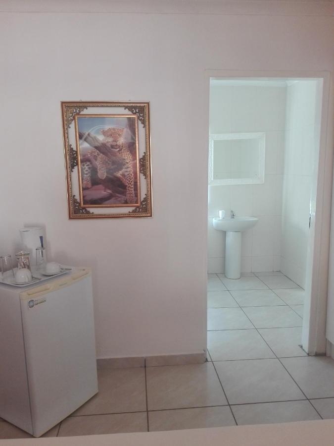 Joezebel Guesthouse Mogwase Kültér fotó